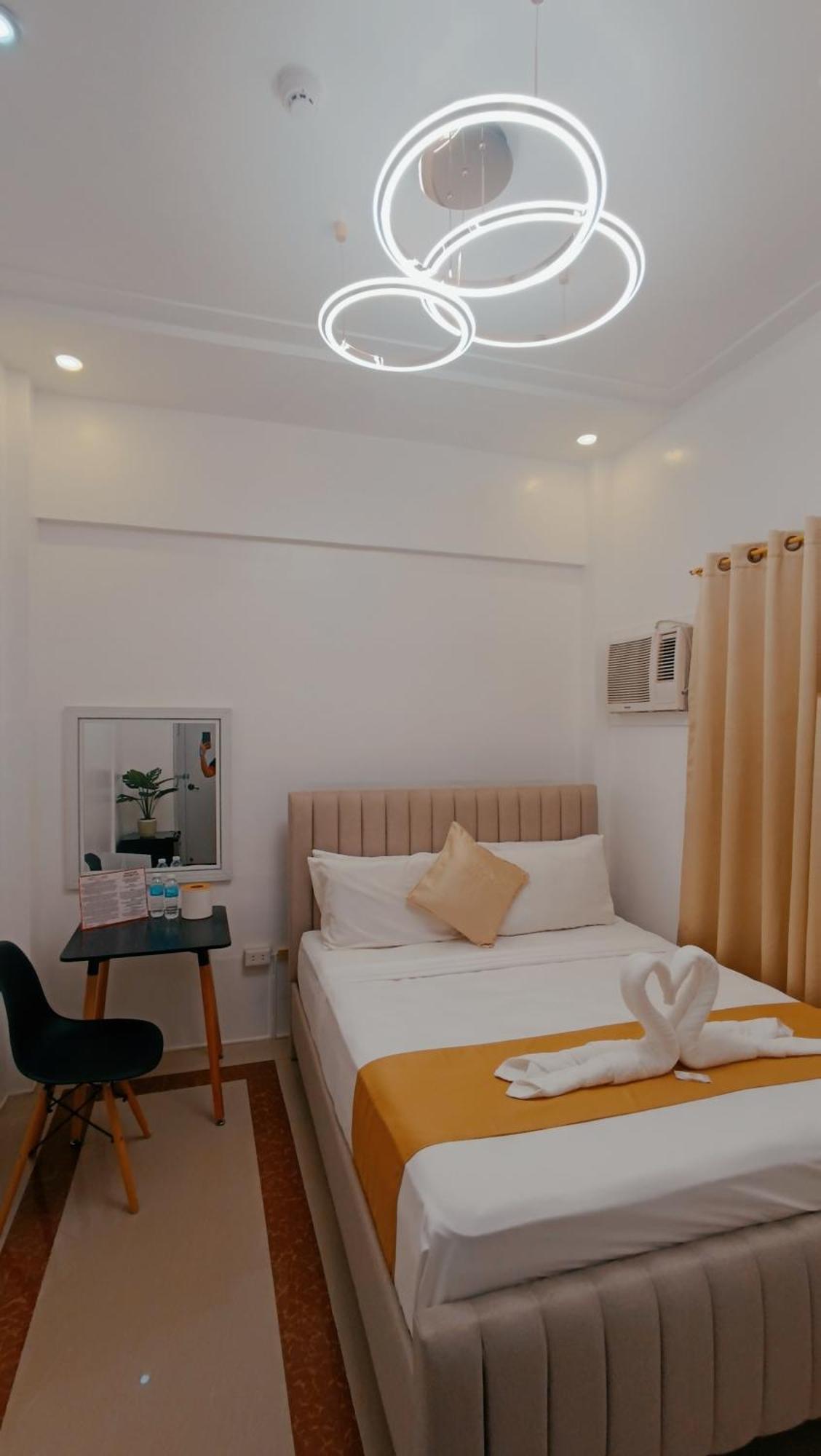 Elizabeth Hotel - Naga Pili  Exterior photo