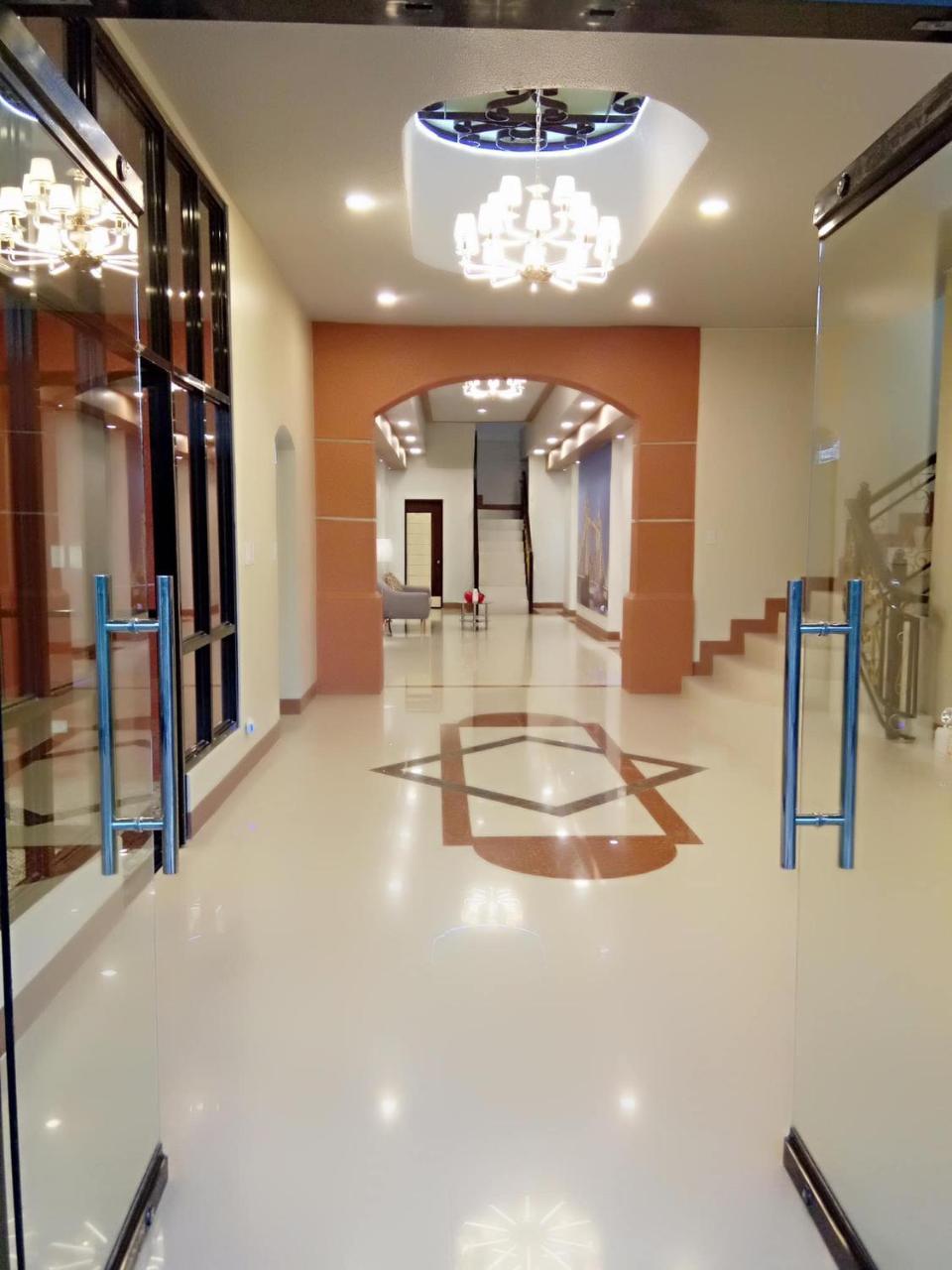 Elizabeth Hotel - Naga Pili  Exterior photo