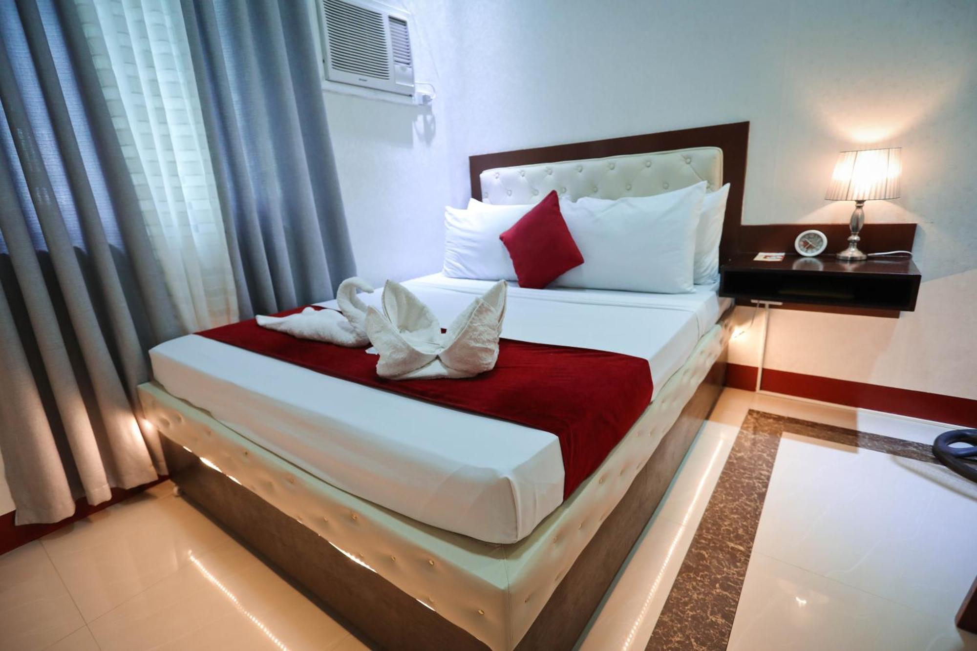 Elizabeth Hotel - Naga Pili  Exterior photo